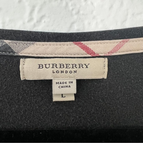 BURBERRY black nova check v-neck tee shirt - Picture 4 of 6